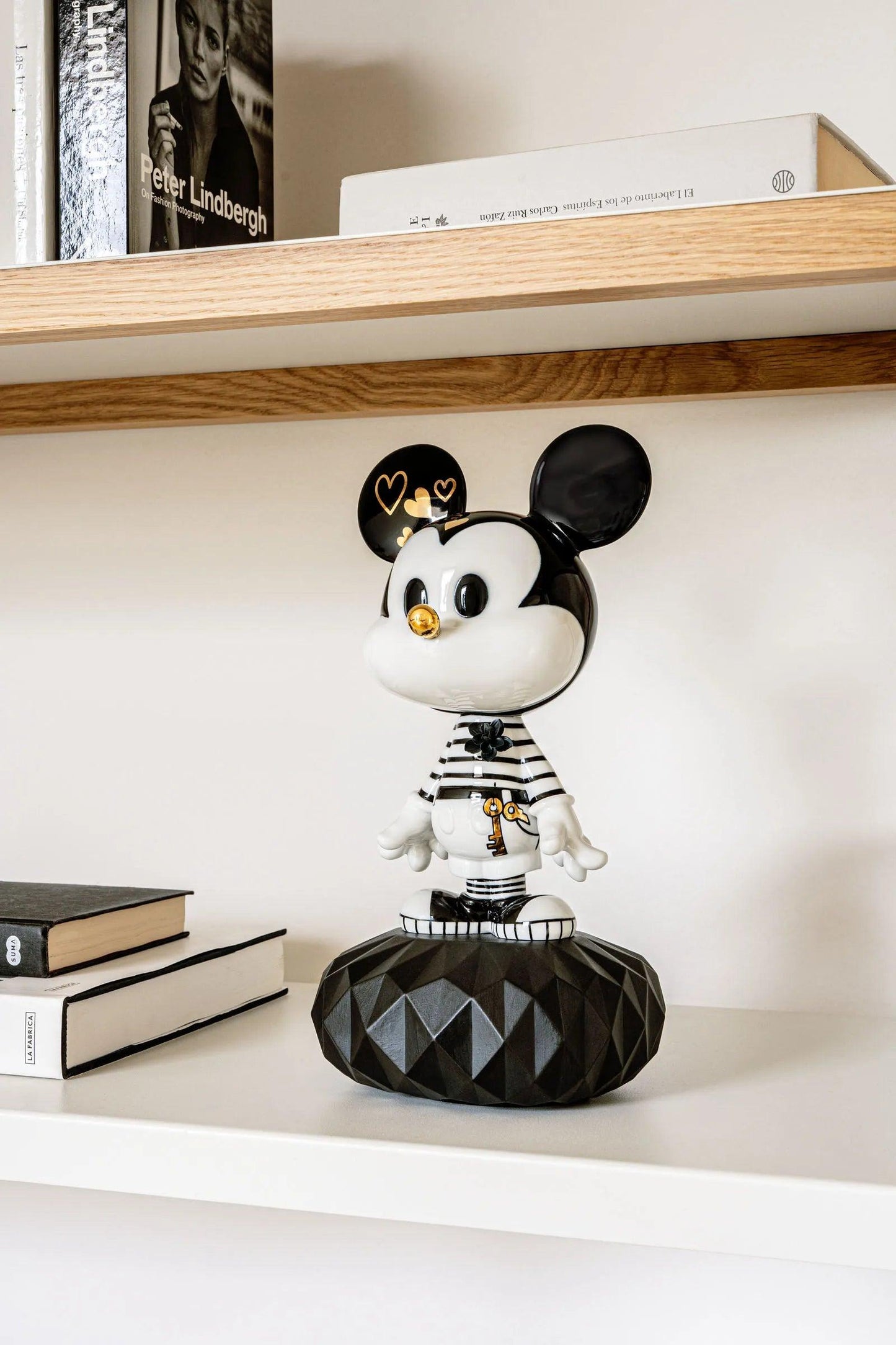 Pop Art Fusion - PopArtFusion - Llardo Lladro x Disney - Mickey in black and white Sculpture - Handmade in Spain - Open Edition 01009601 popartfusion.com by Conectid