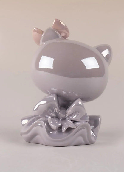 Pop Art Fusion - PopArtFusion - Llardo Lladro x Sanrio - Hello Kitty Figurine - Handmade in Spain - Open Edition 01009 popartfusion.com by Conectid