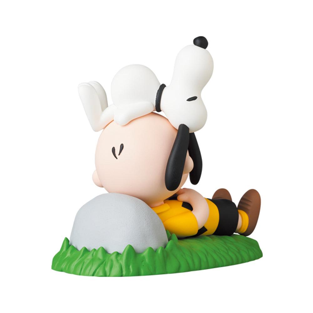 Pop Art Fusion - PopArtFusion - Medicom Toy UDF Peanuts Series 13: Napping Charlie Brown & Snoopy Ultra Detail Figure by Medicom Toy 4530956156811 popartfusion.com by Conectid